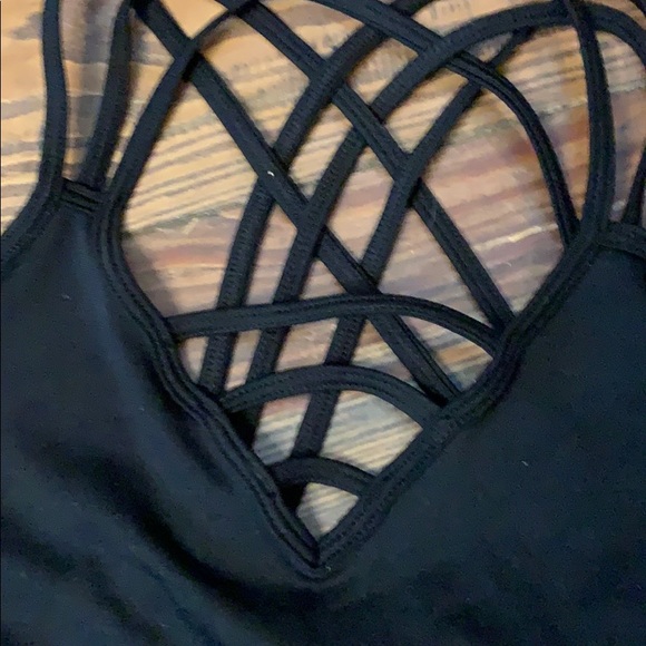 Black Love Charm strappy seamless cami - Picture 3 of 6
